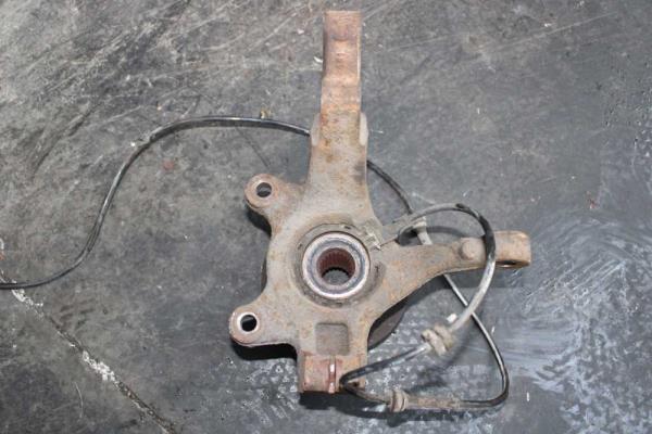 MOYEU AVANT DROIT NISSAN MICRA K12 ESSENCE - Vue 2